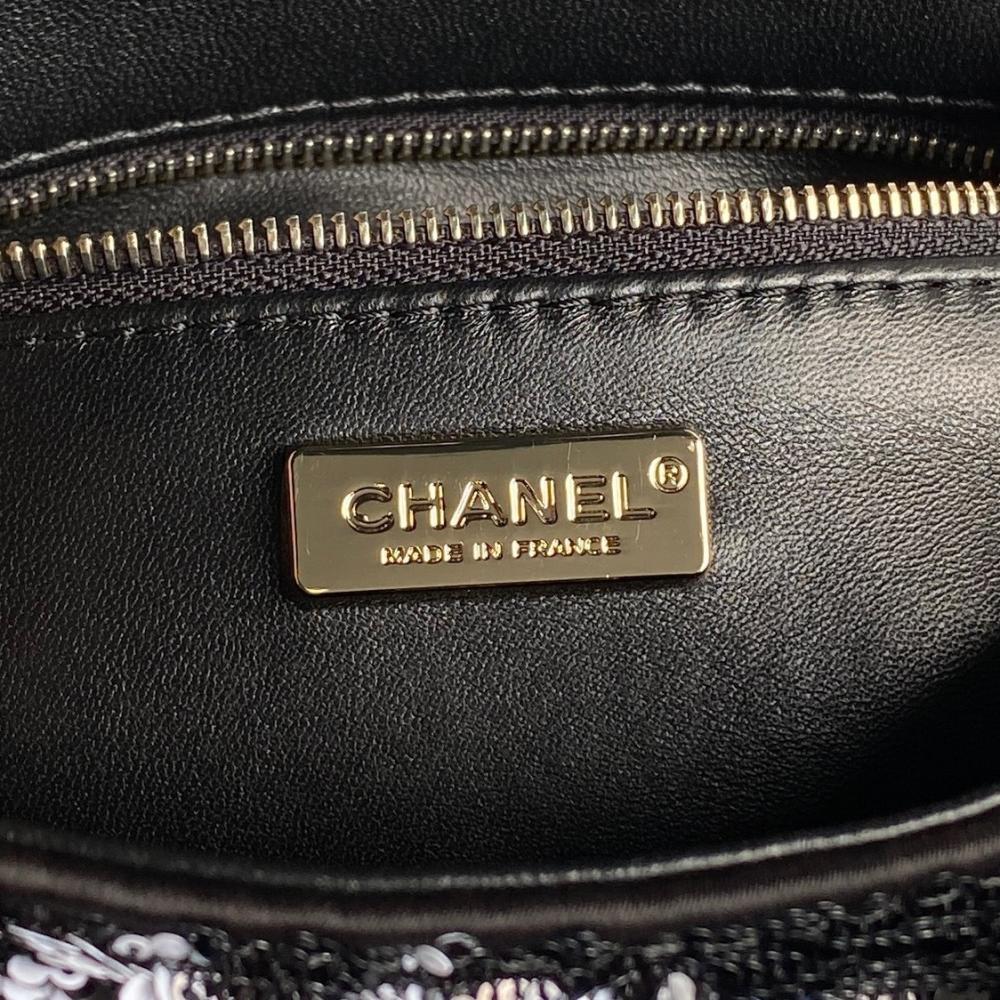 Classic Leather Shoulder Bag Style 1071680143
