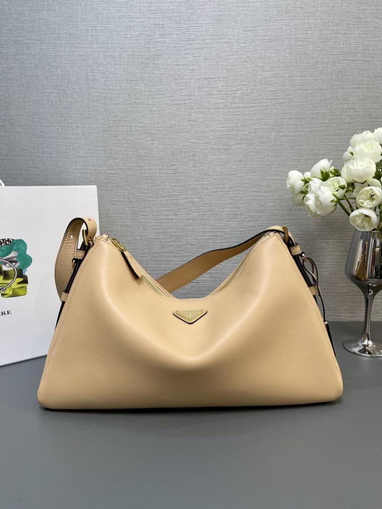 Leather Hobo Bag Style 680243080
