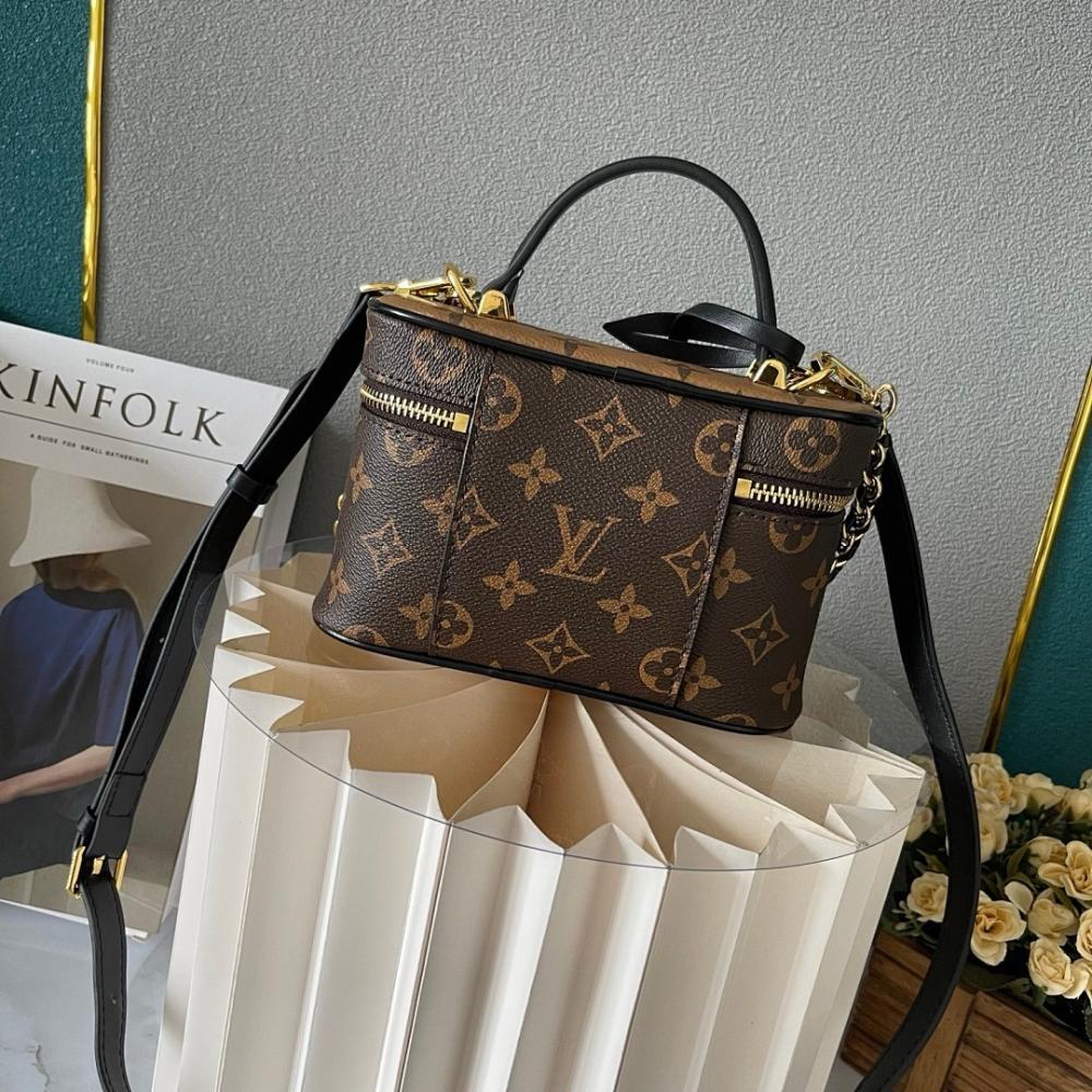 Stylish Woven Leather Crossbody Bag 14x19x5cm