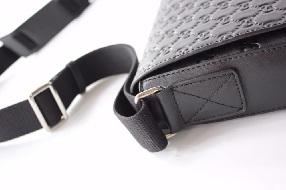 Classic Leather Shoulder Bag