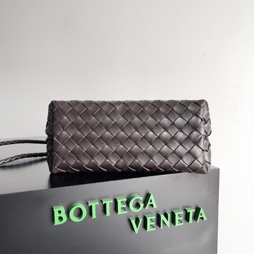 Leather Shoulder Bag Style 668588011