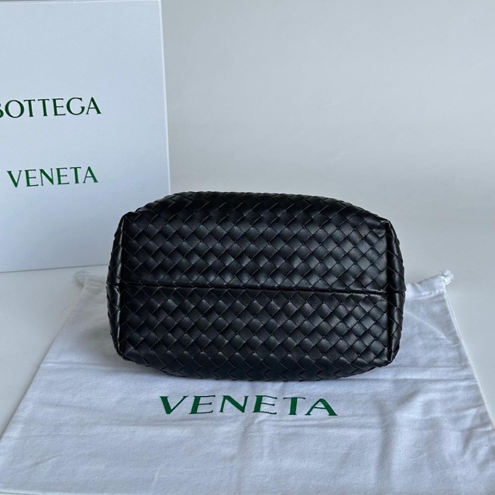 Classic Luxury Woven Leather Shoulder Bag 24x15x12cm
