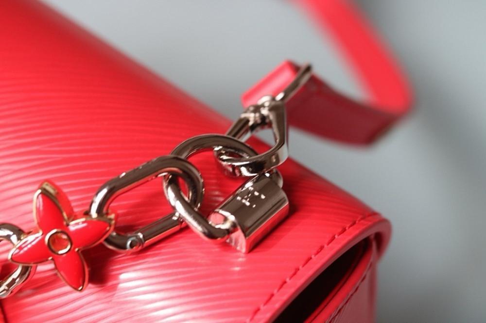 Modern Elegant Leather Shoulder Bag 23x17x9.5cm