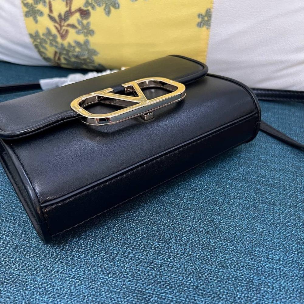 Modern Leather Shoulder Bag