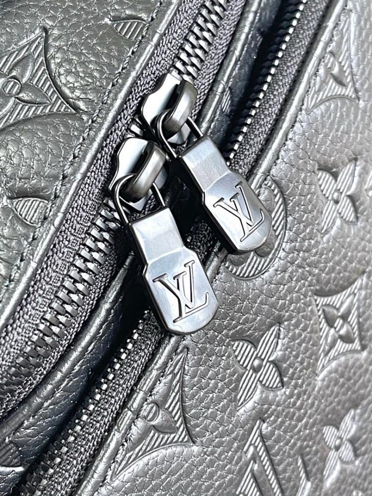 Elegant Leather Shoulder Bag 30x15x8cm