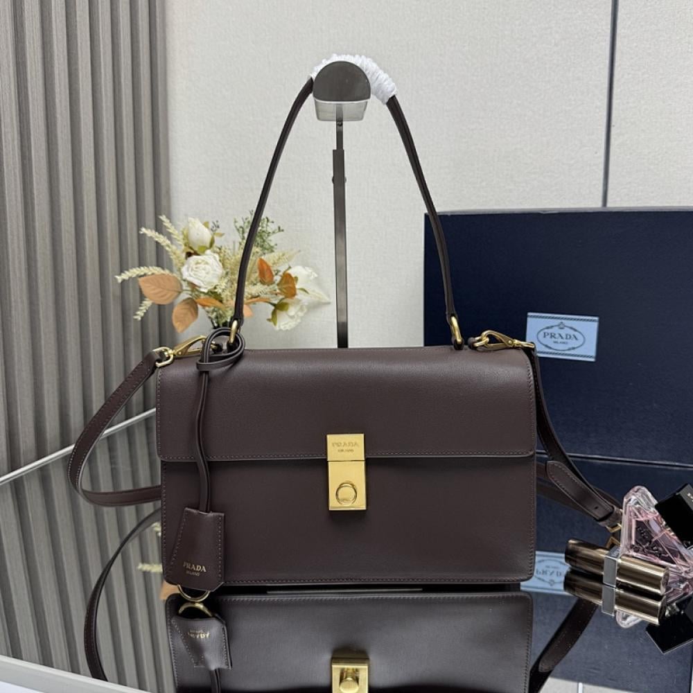 Classic Shoulder Bag Style 683855051