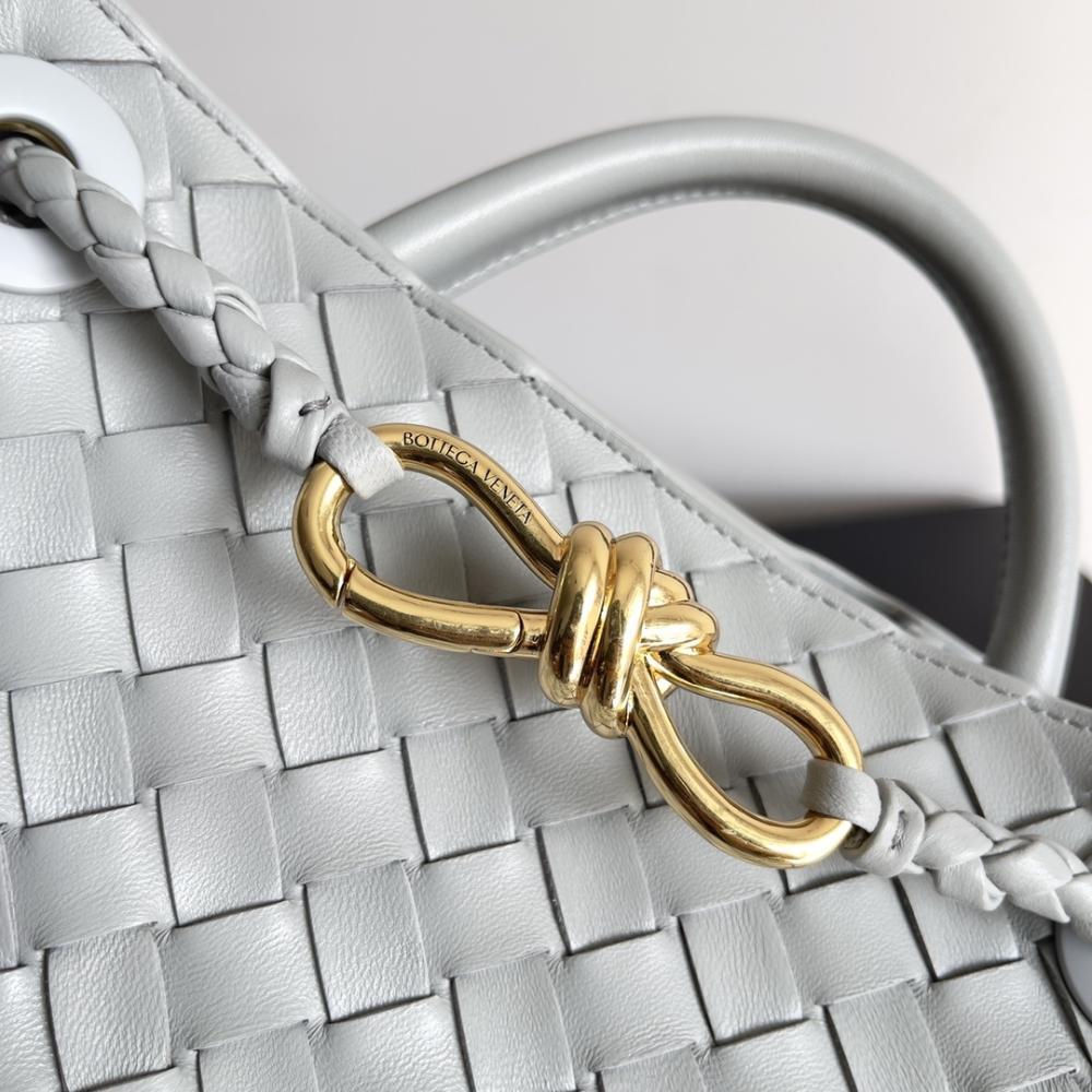 Luxury Top Handle Bag Style 526484192