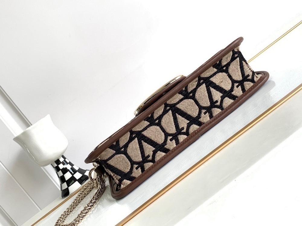 Elegant Stylish Embroidered Shoulder Bag