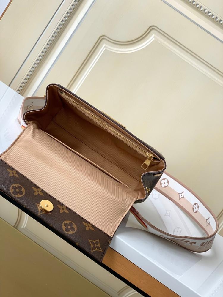 Elegant Stylish Shoulder Bag 20x16x7.5cm