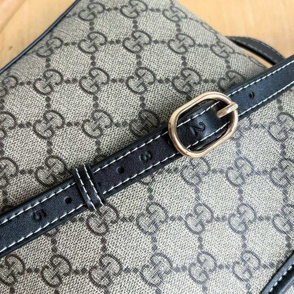 Italian-Inspired Luxury Bag 18x16x8cm