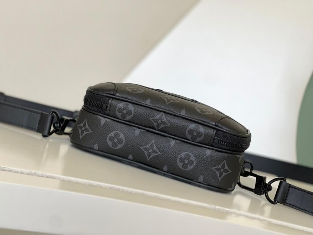 Modern Black Leather Shoulder Bag 11x18.5x6.5cm