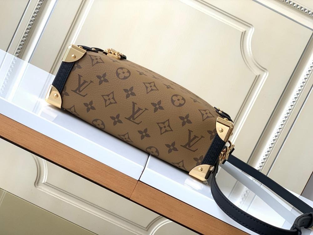 Stylish Refined Leather Crossbody Bag 21x14x6cm