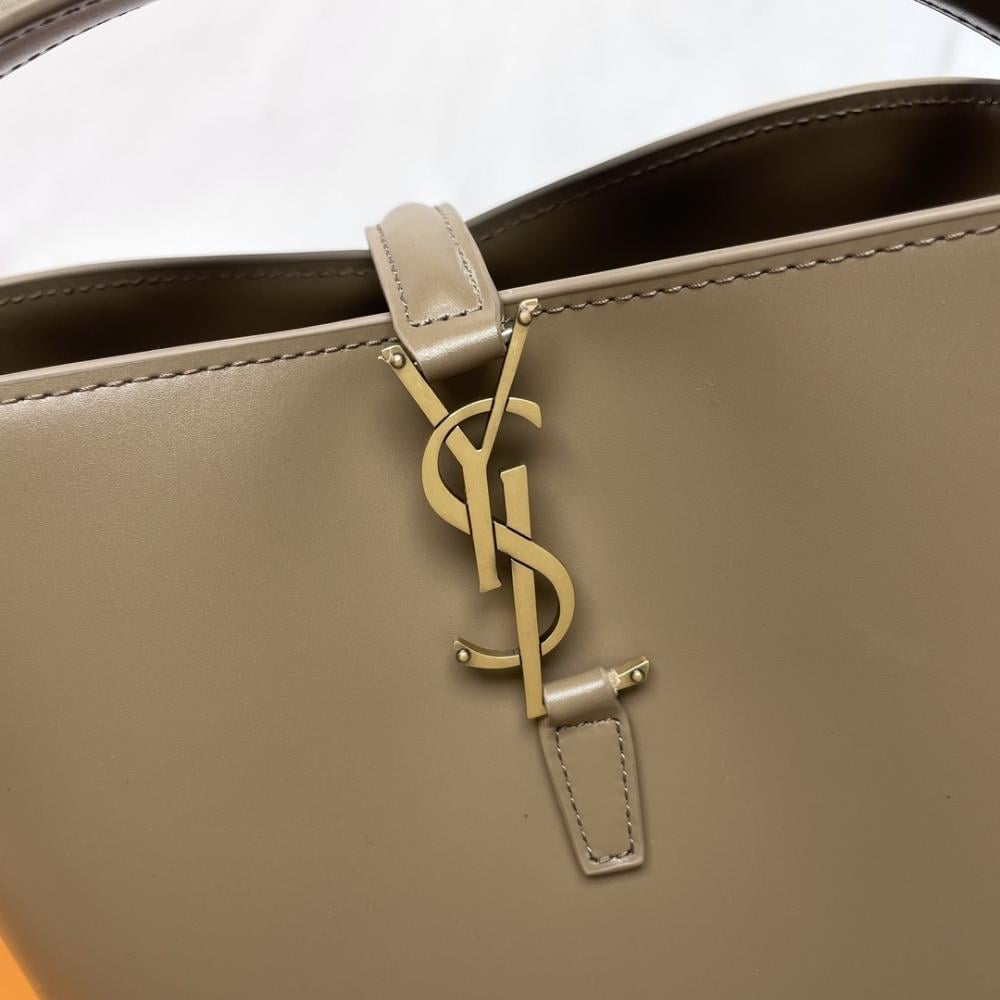 Calfskin Bucket Bag Style 1784164152
