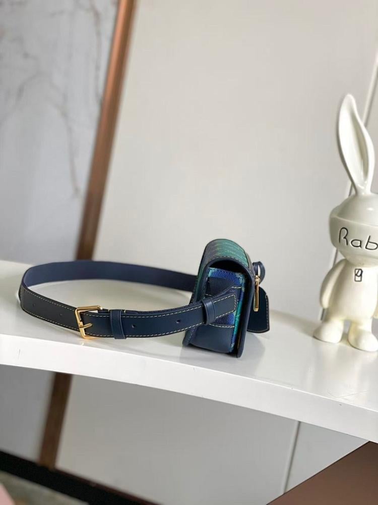 Modern Premium Monogram Leather Shoulder Bag 19x12x7cm