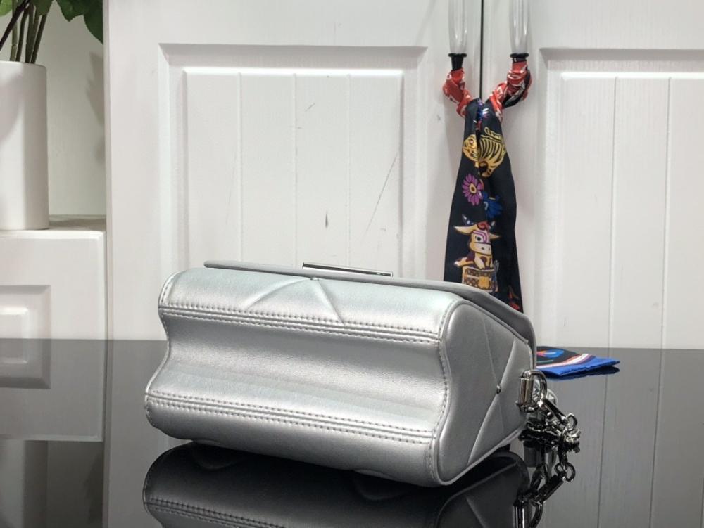 Top Handle Bag Style 569552823