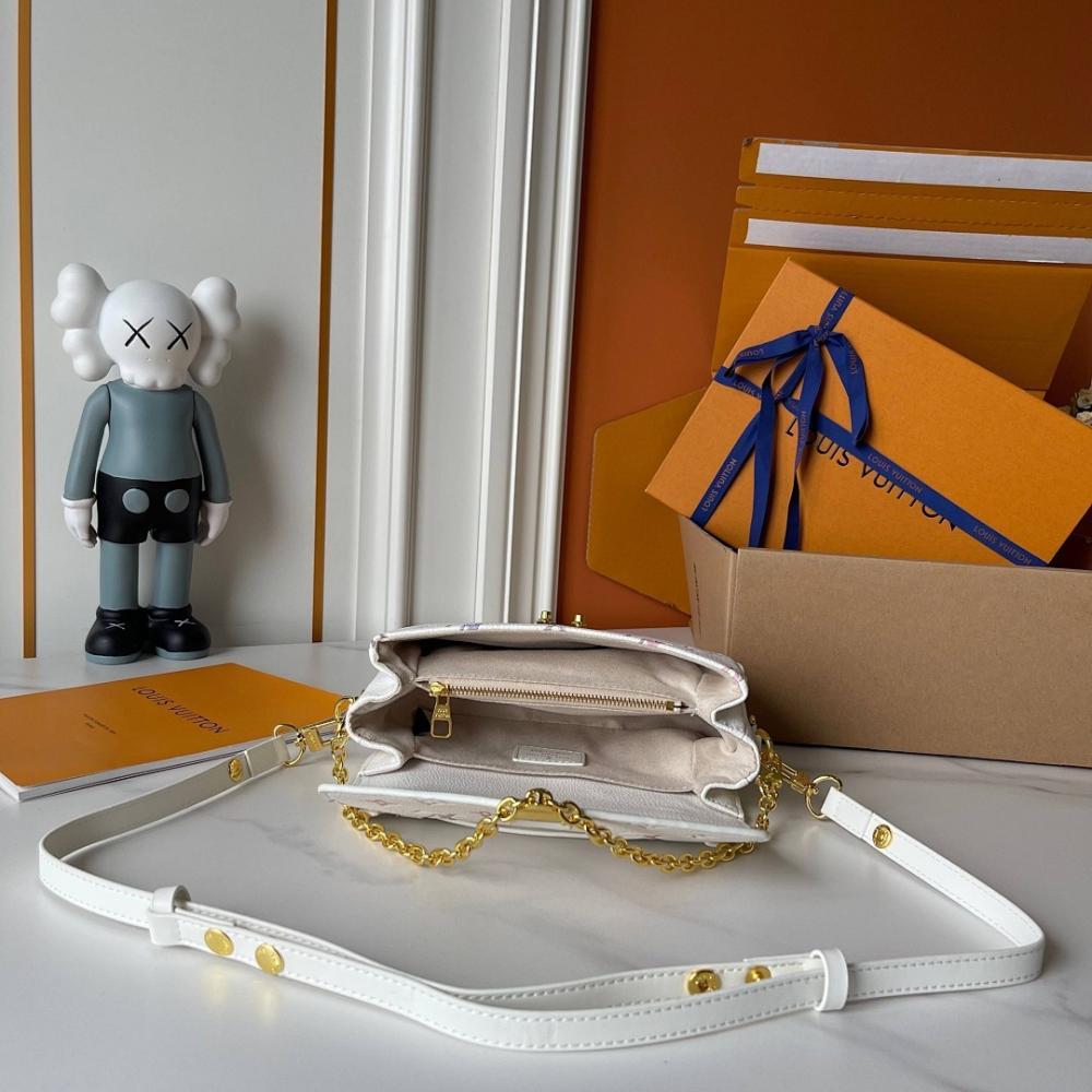Modern Monogram Shoulder Bag 21.5x13.5x6cm