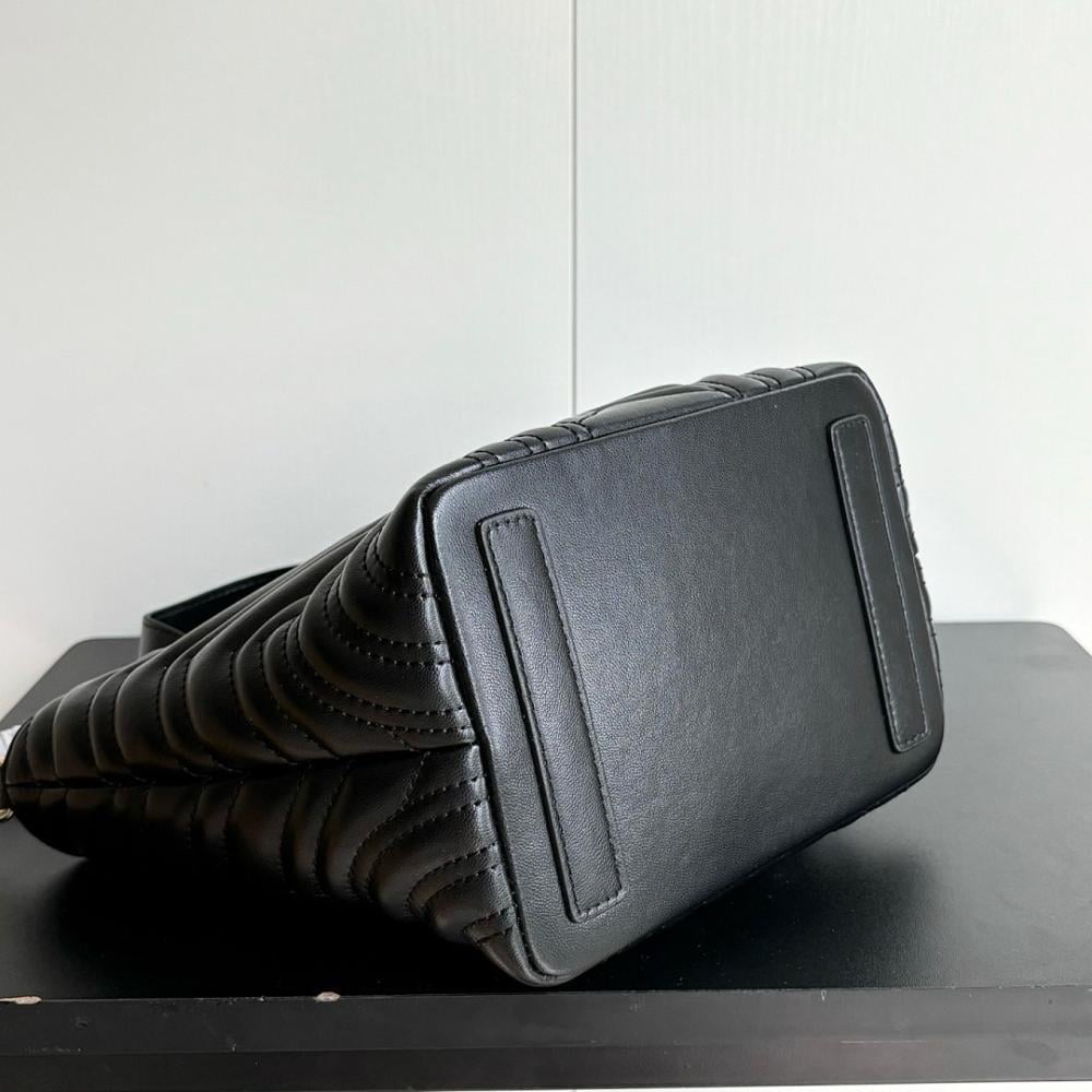 Italian-Inspired Stylish Crossbody Bag 18x18x12.5cm