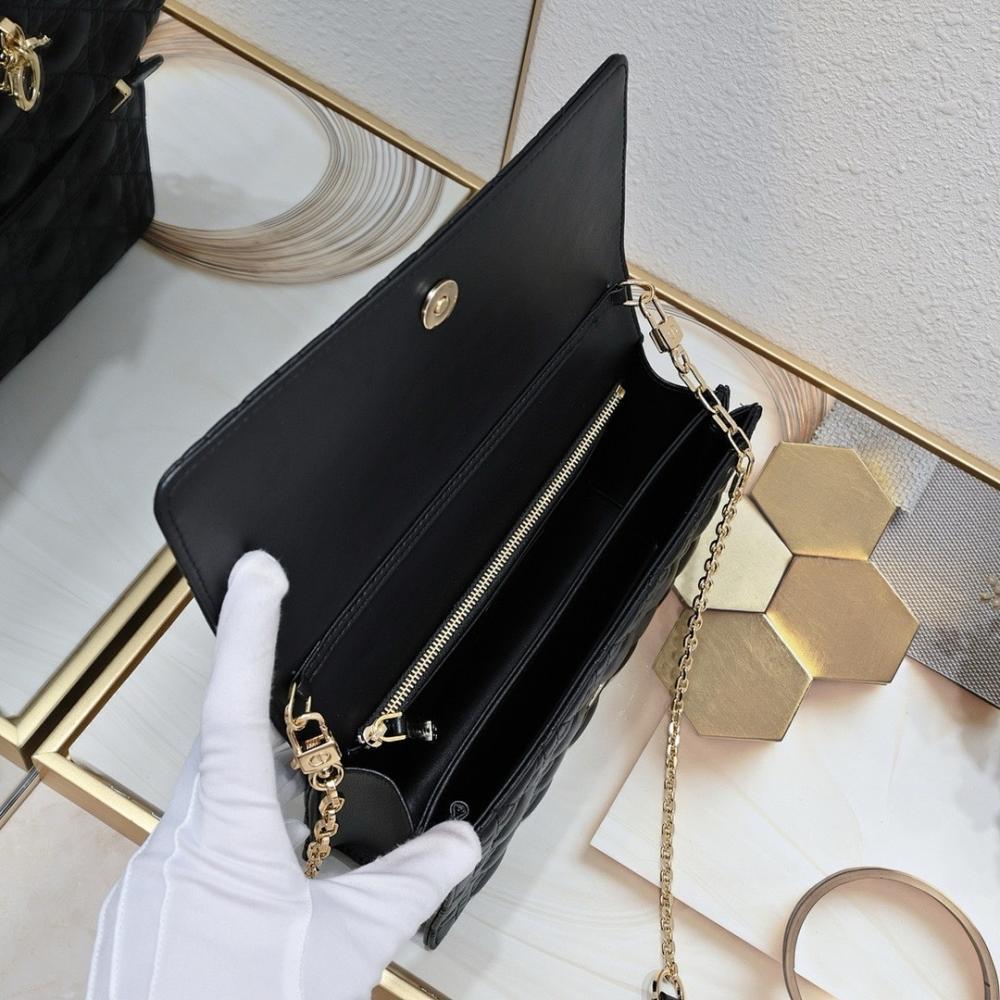 Classic Modern Leather Shoulder Bag 24x7.5x14cm