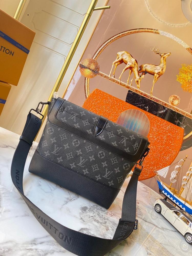 Elegant Leather Shoulder Bag 36x23x11cm