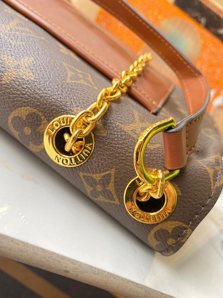 Stylish Premium Leather Shoulder Bag 24.5x15x6.5cm