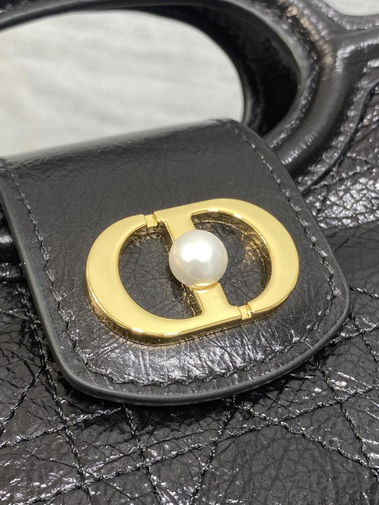 Classic Top Handle Bag Style 358050050