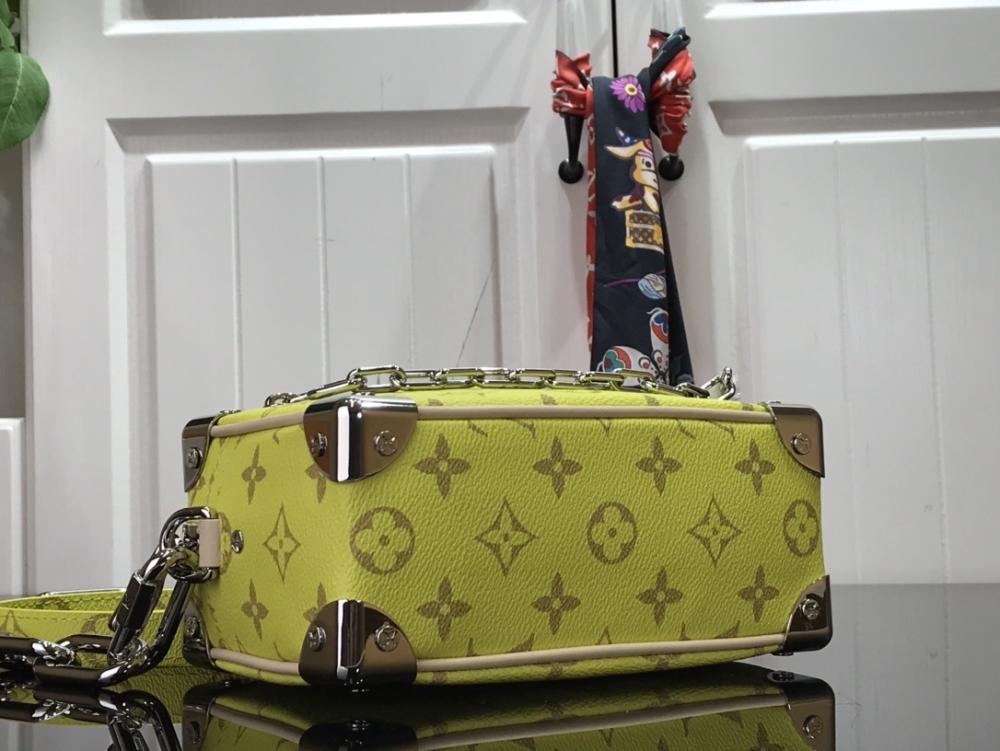 Top Handle Bag Style 113567212