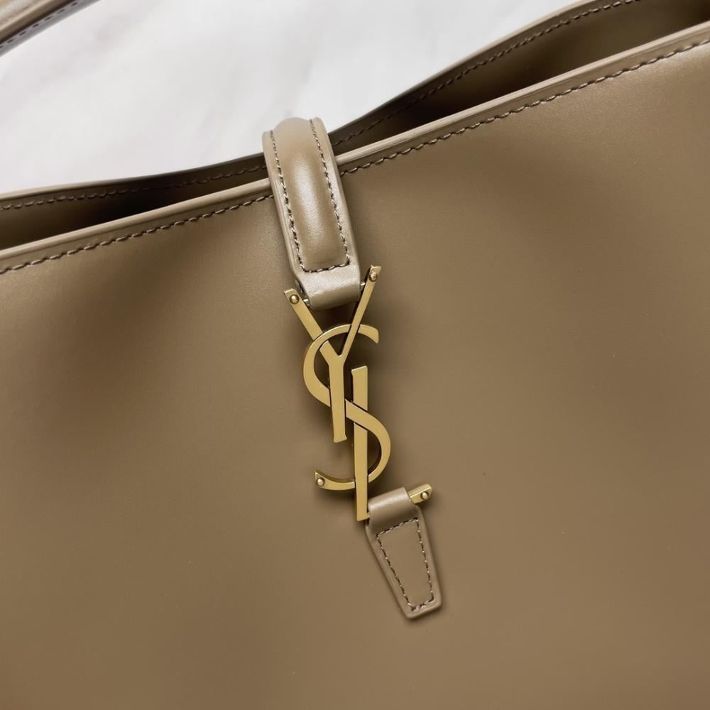 Calfskin Bucket Bag Style 1143295545