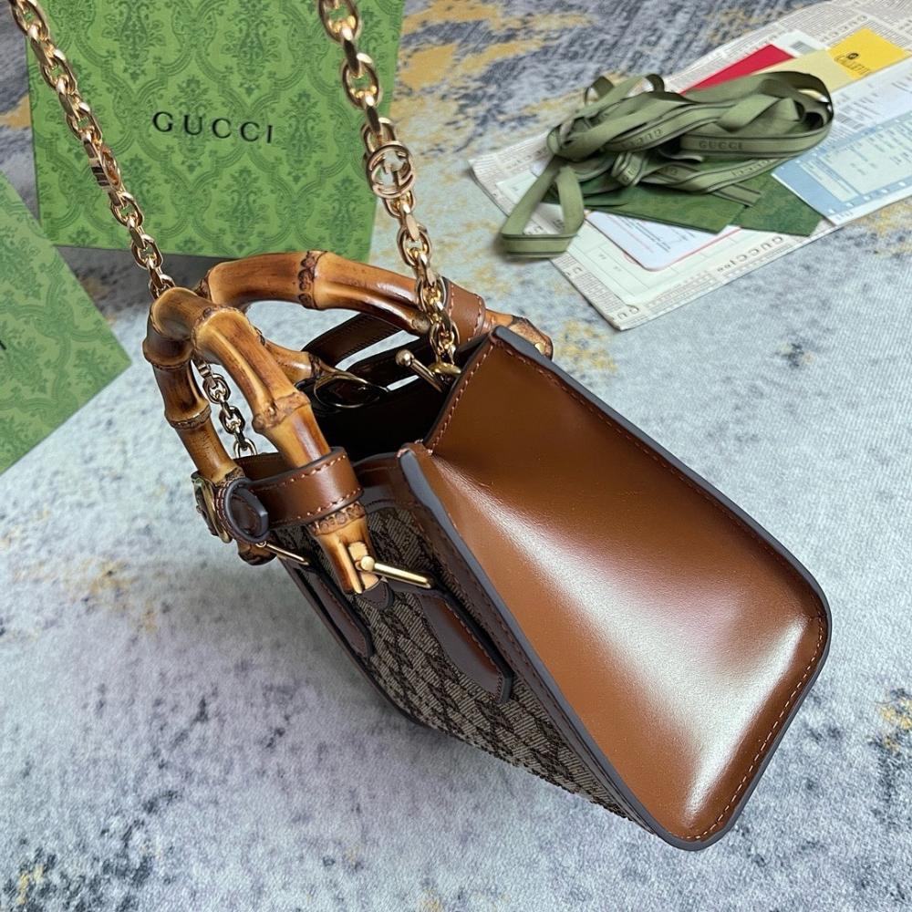 Elegant Refined Top Handle Bag 20x16x10cm