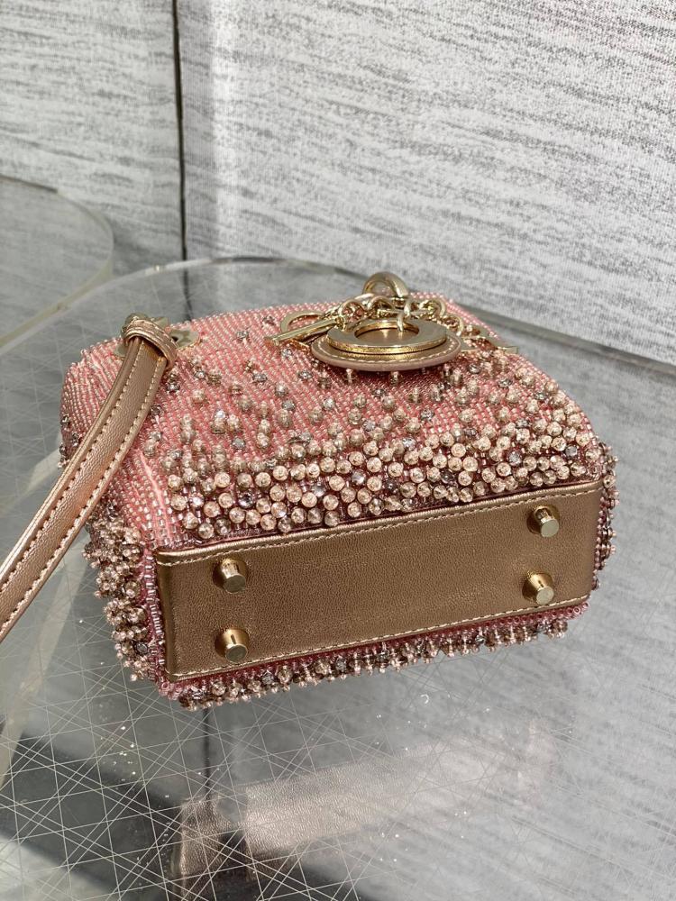 Embroidered Wallet Style 618516525