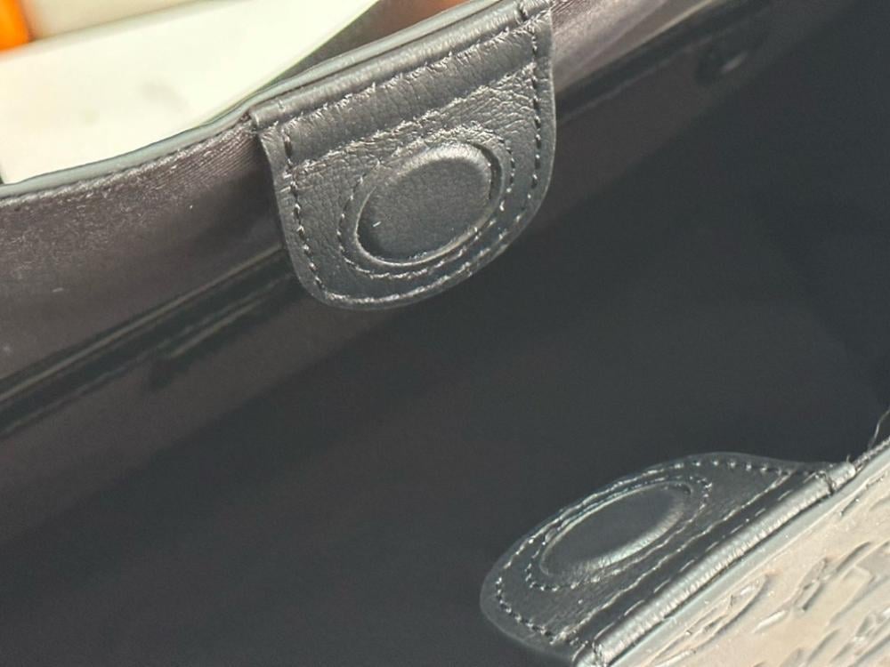 Classic Elegant Shoulder Bag
