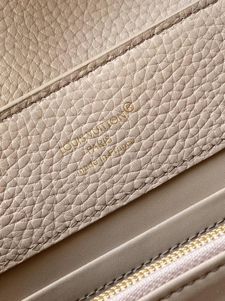 Luxury Top Handle Bag Style 811312206