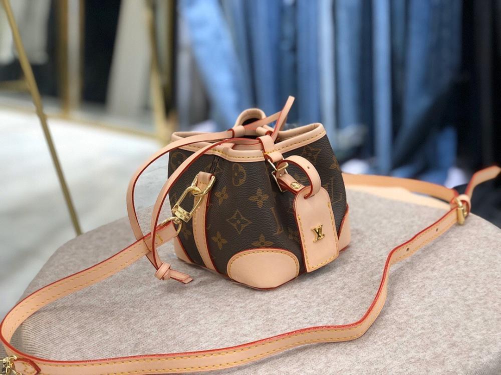 Classic Bucket Bag Style 578158910