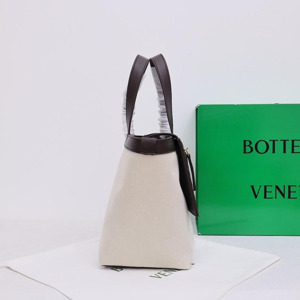 Elegant Premium Crossbody Bag