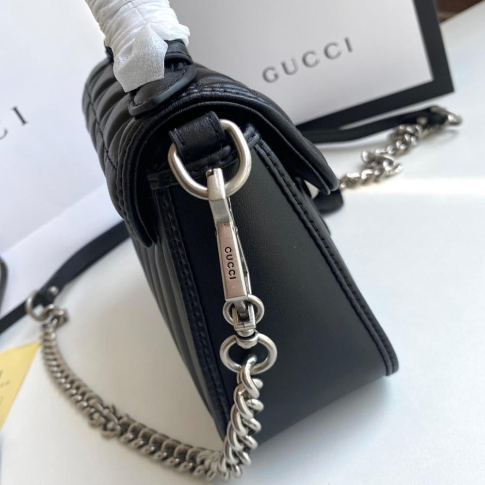 Elegant Top Handle Bag 21x15.5x8cm