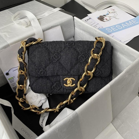 Luxury Shoulder Bag Style 2024133495