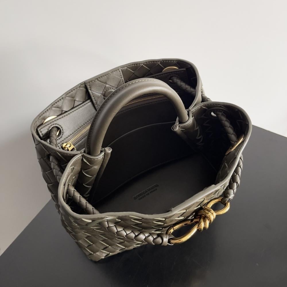 Classic Leather Top Handle Bag Style 211327640