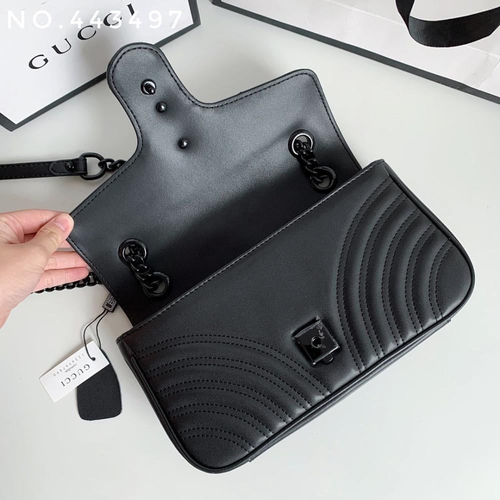 Elegant Shoulder Bag 26x7x15cm
