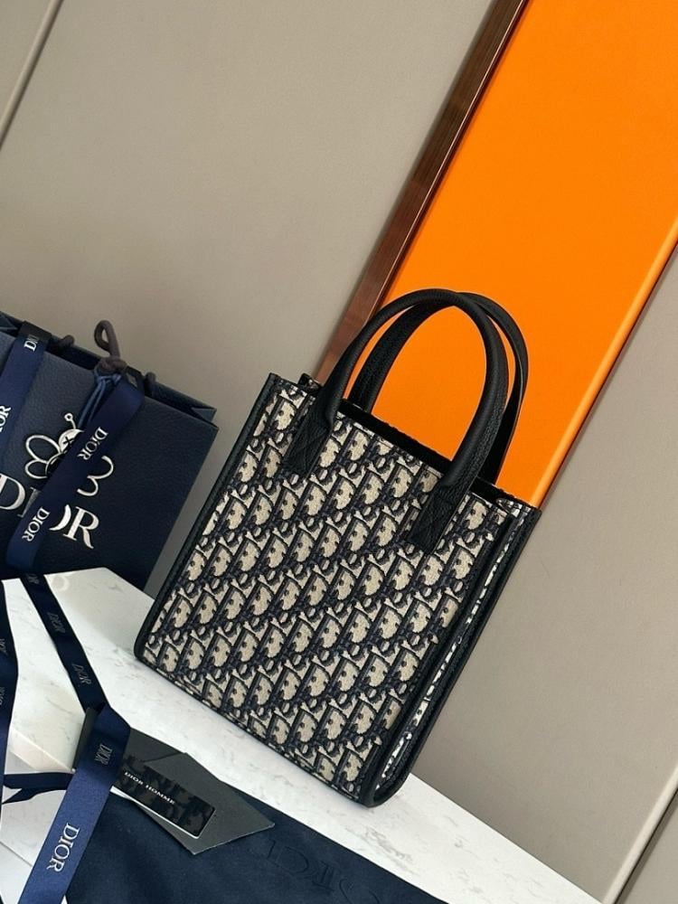 Elegant Stylish Black Printed Leather Shoulder Bag Black/Beige 21x23.5x7.5cm