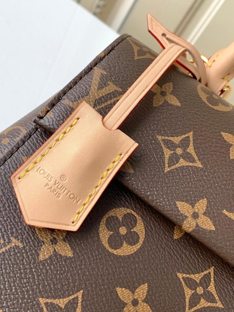 Elegant Stylish Shoulder Bag 20x16x7.5cm