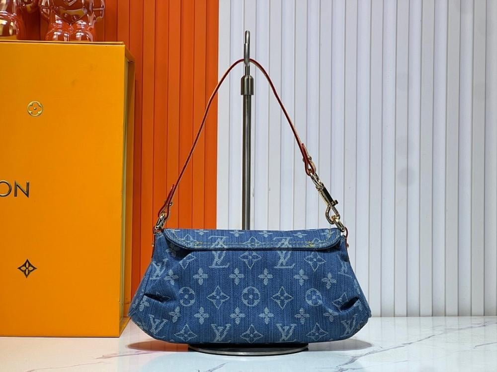 Luxury Stylish Monogram Leather Bag 26x17x7cm