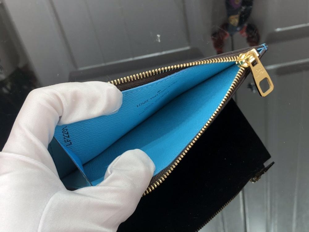Elegant Wallet Style 1834913687