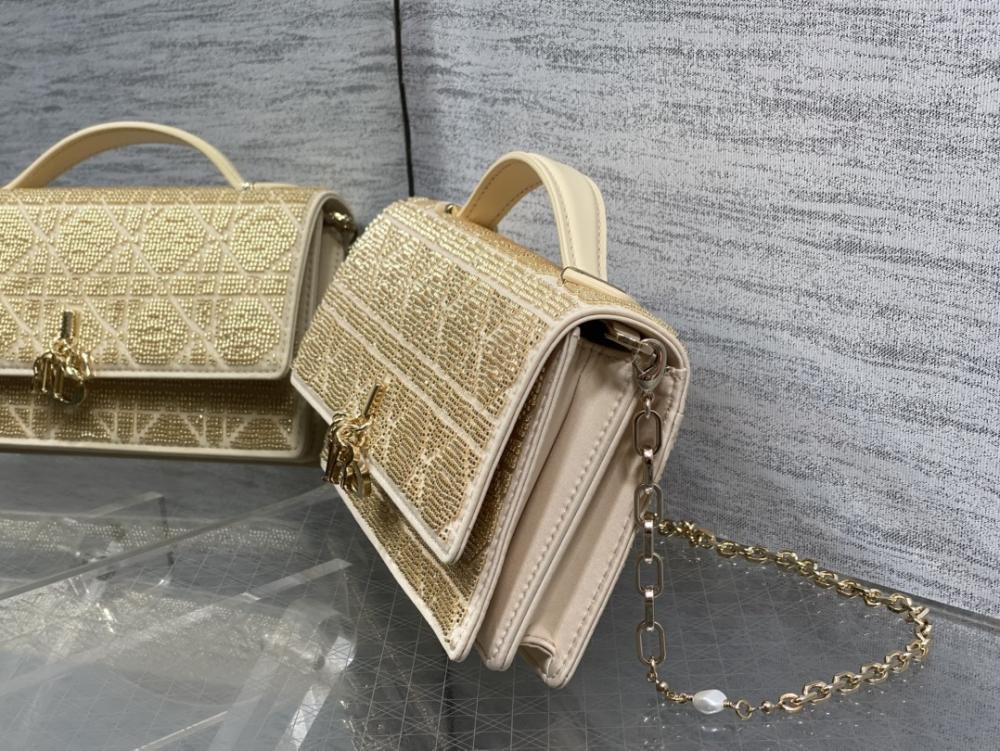 Wallet Style 1636972693