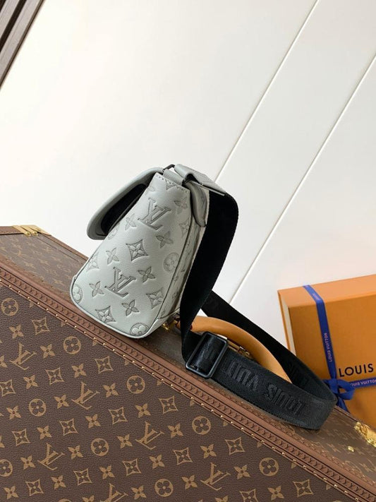 Italian-Inspired Elegant Monogram Leather Shoulder Bag 26.5x17x11cm