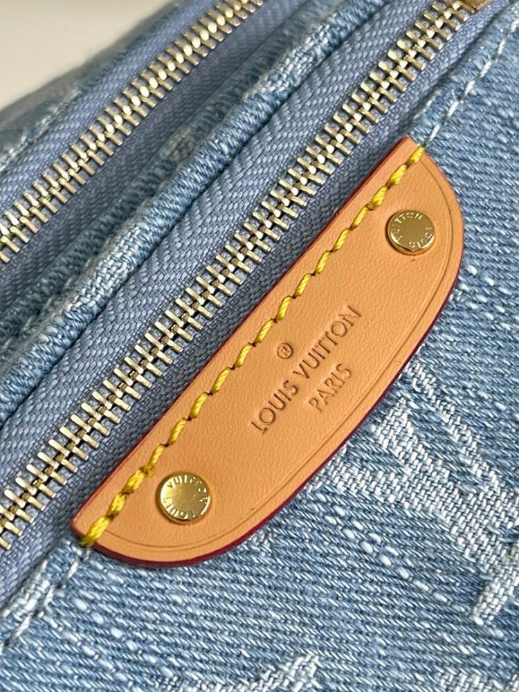 Classic Leather Shoulder Bag