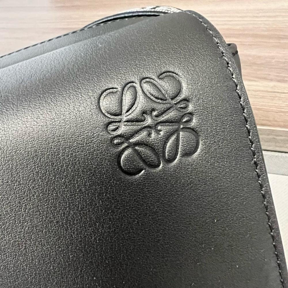 Elegant Leather Shoulder Bag 24.5x18x10.5cm