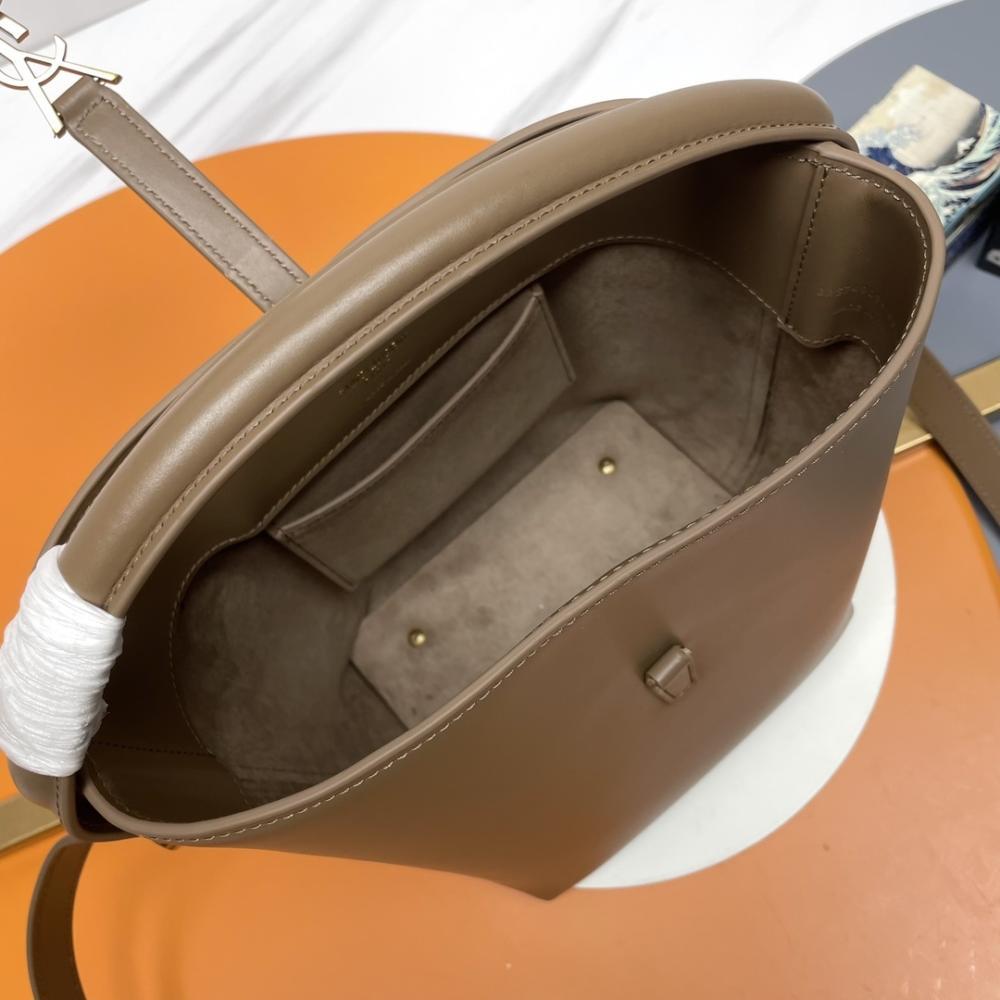 Calfskin Bucket Bag Style 1784164152