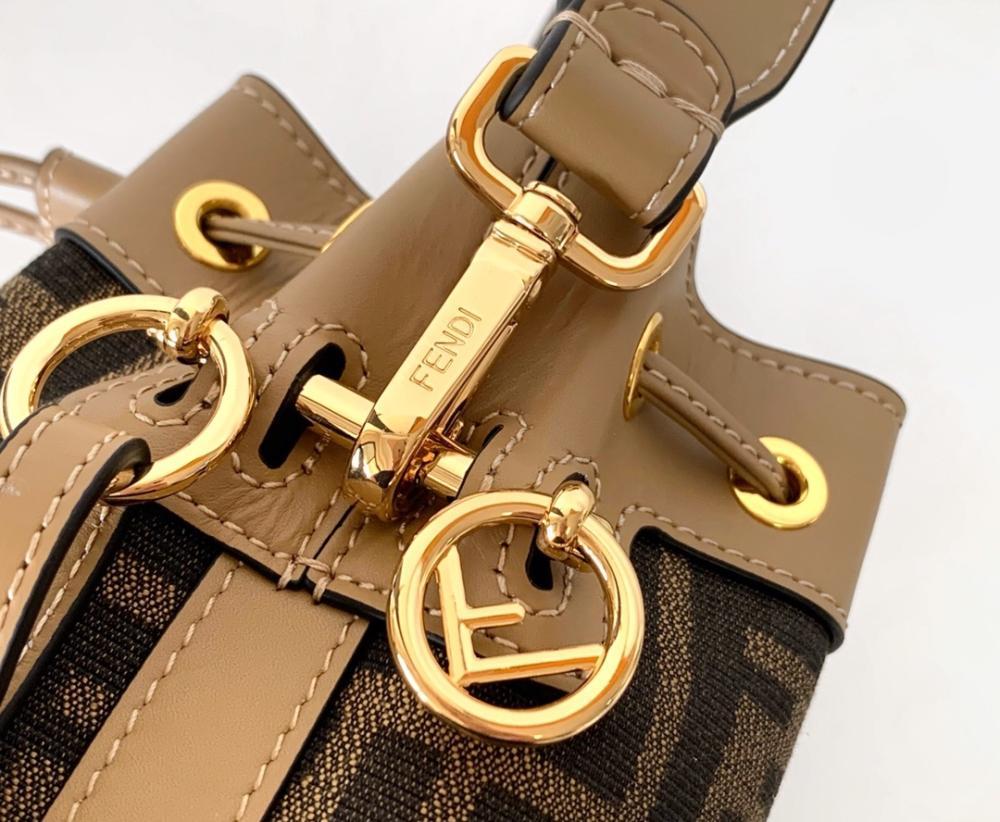 Bucket Bag Style 527334361