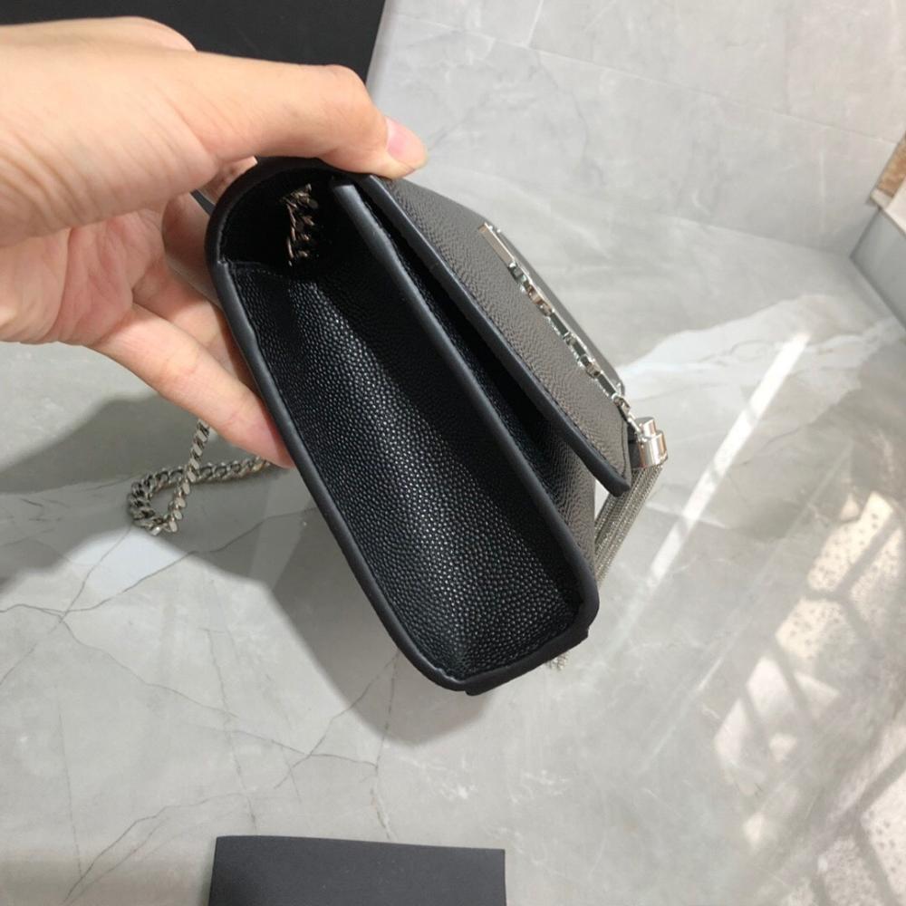 Modern Italian-Inspired Shoulder Bag 20x13.5x5.5cm