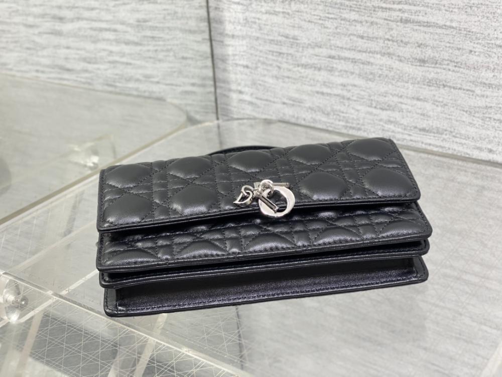 Elegant Leather Top Handle Bag Style 884141605