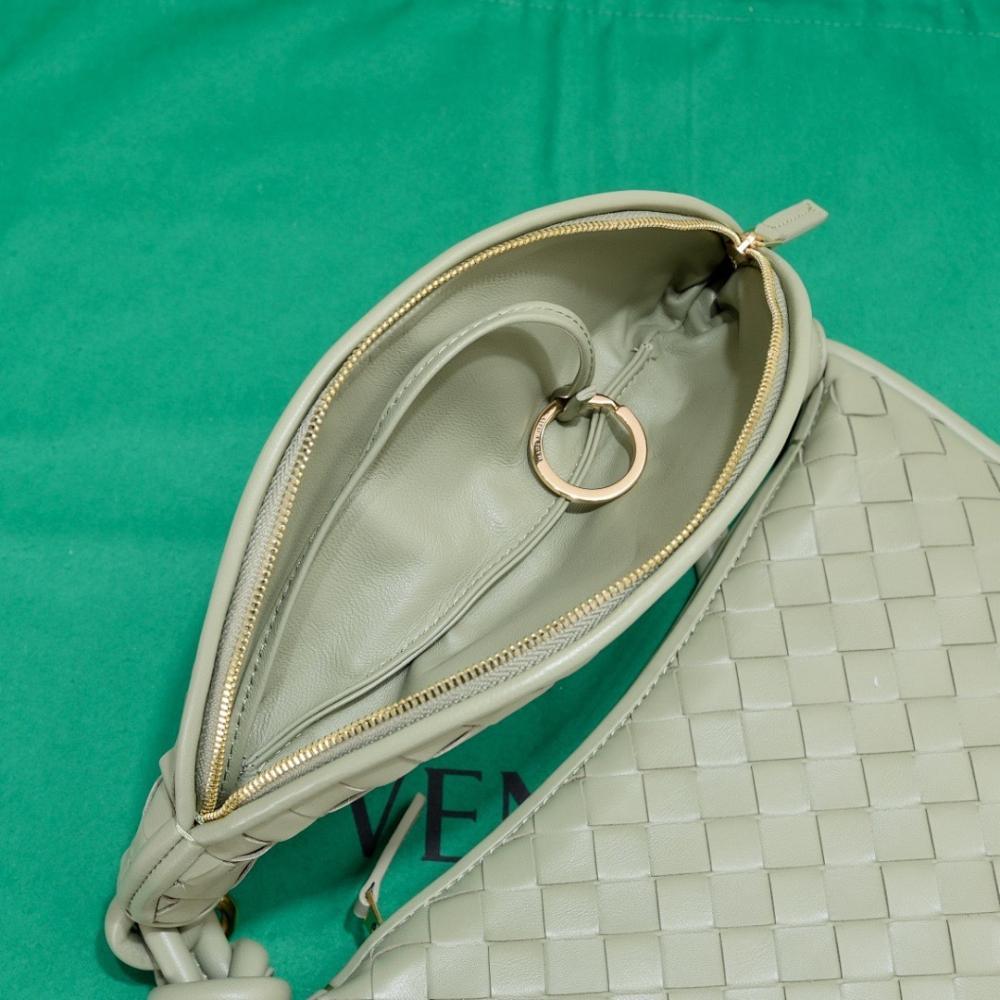 Bobby Woven Leather Shoulder Bag 36x25x10cm